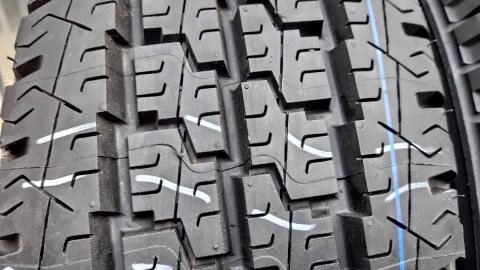 Шини 215/75R16C Michelin. Всесезонні. Франція с