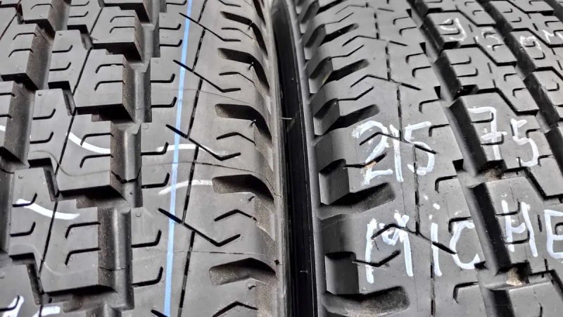 Шини 215/75R16C Michelin. Всесезонні. Франція с — фото 4