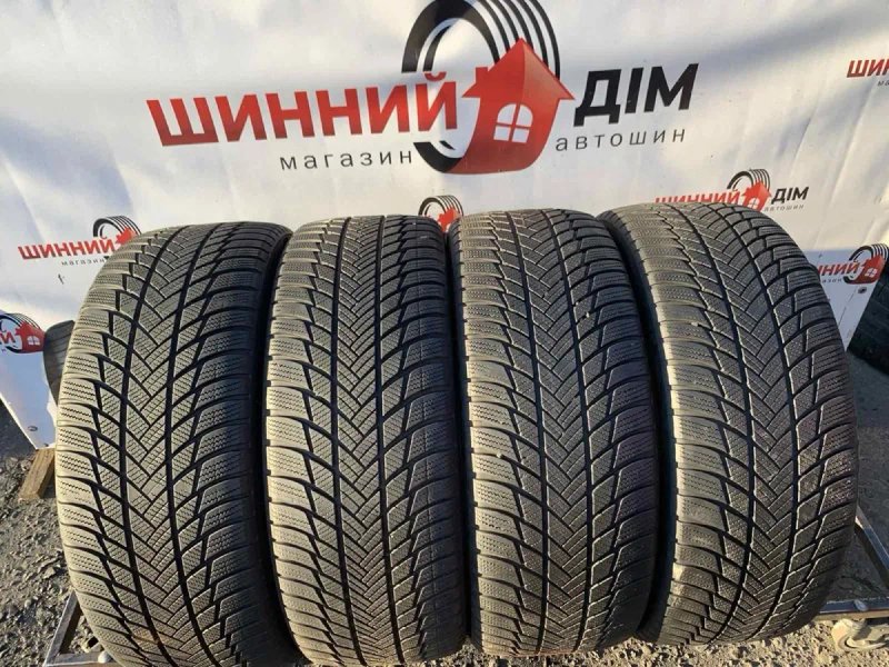 Шини 235/45 R20 пара Bridgestone  зима 6,8/7мм 235 45 20 — фото 2