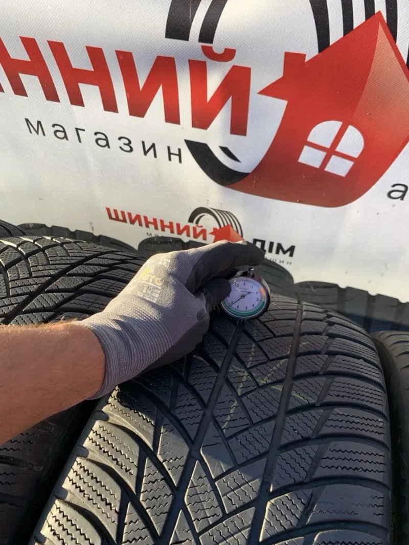Шини 235/45 R20 пара Bridgestone  зима 6,8/7мм 235 45 20 — фото 3