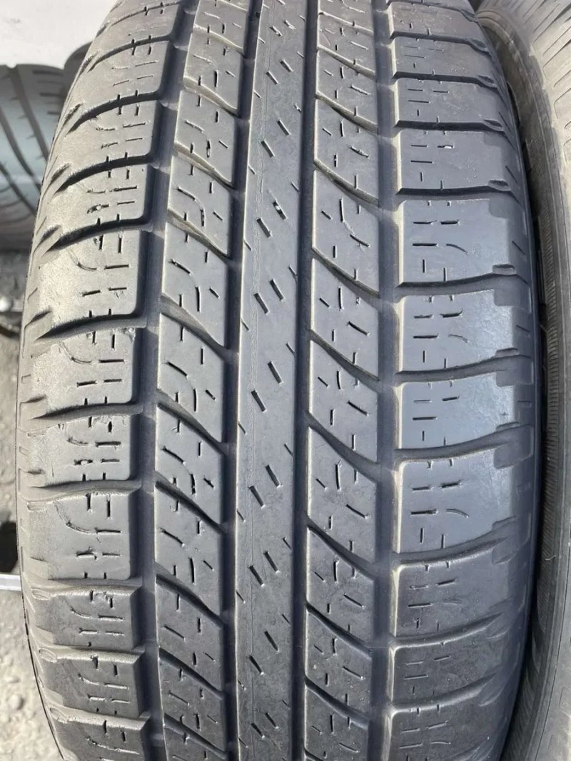 Шини 235/65 R17 Goodyear всесезонн 2024 рік 7/6  мм — фото 2