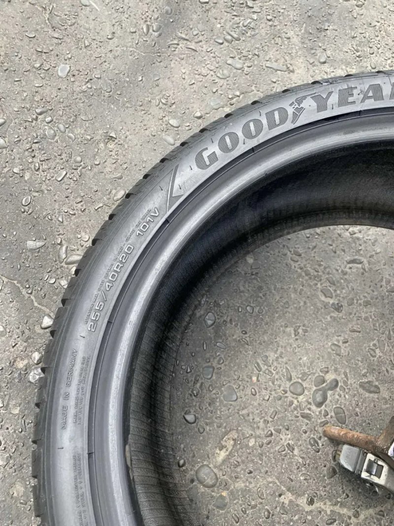 Шини 255/40 R20 пара Goodyear 7,5мм, зима — фото 5