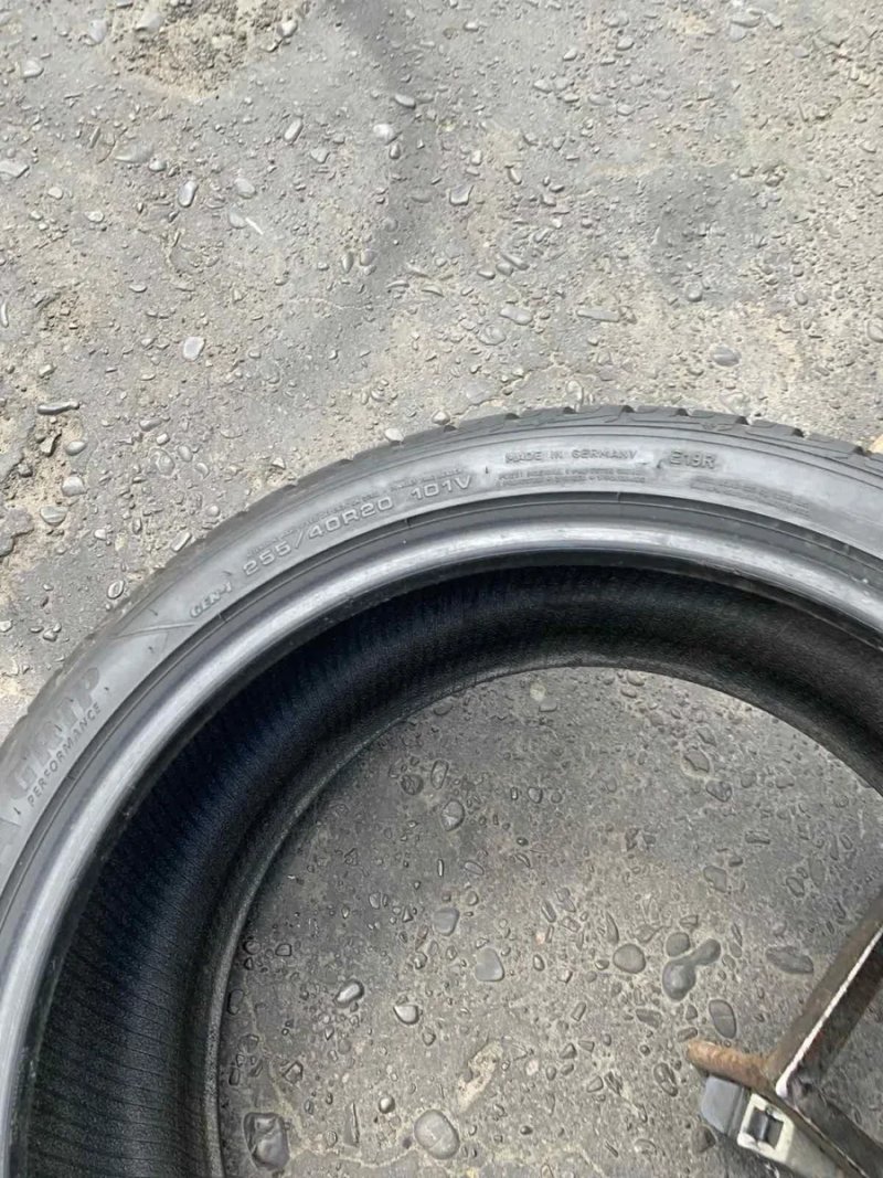 Шини 255/40 R20 пара Goodyear 7,5мм, зима — фото 6
