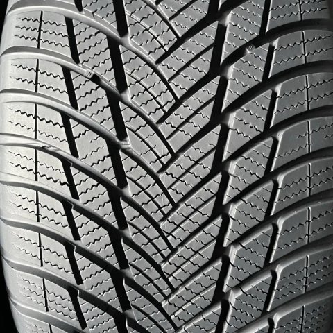 Шини 255/50/20-4 шт Bridgestone Blizzak LM001