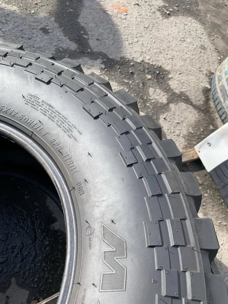 Шини  35*12.50R17LT екв розміру 315/70/17 пара Maxxis 8мм — фото 6