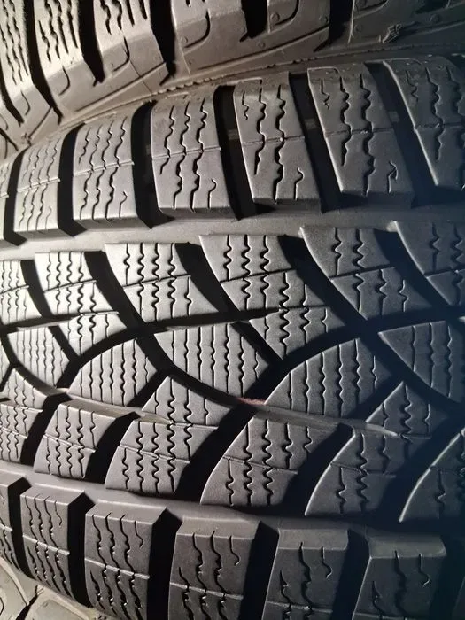 Шини б/у зимові 205/55 R16  Goodyear UltraGrip Performance — фото 2