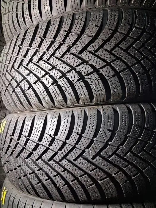 Шини б/у зимові 205/55 R16 Hankook Winter I*Cept RS3 — фото 3
