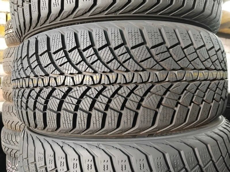 Шини бу 215/50 R17 Kumho WinterCraft WP71 Комплект Зима — фото 2