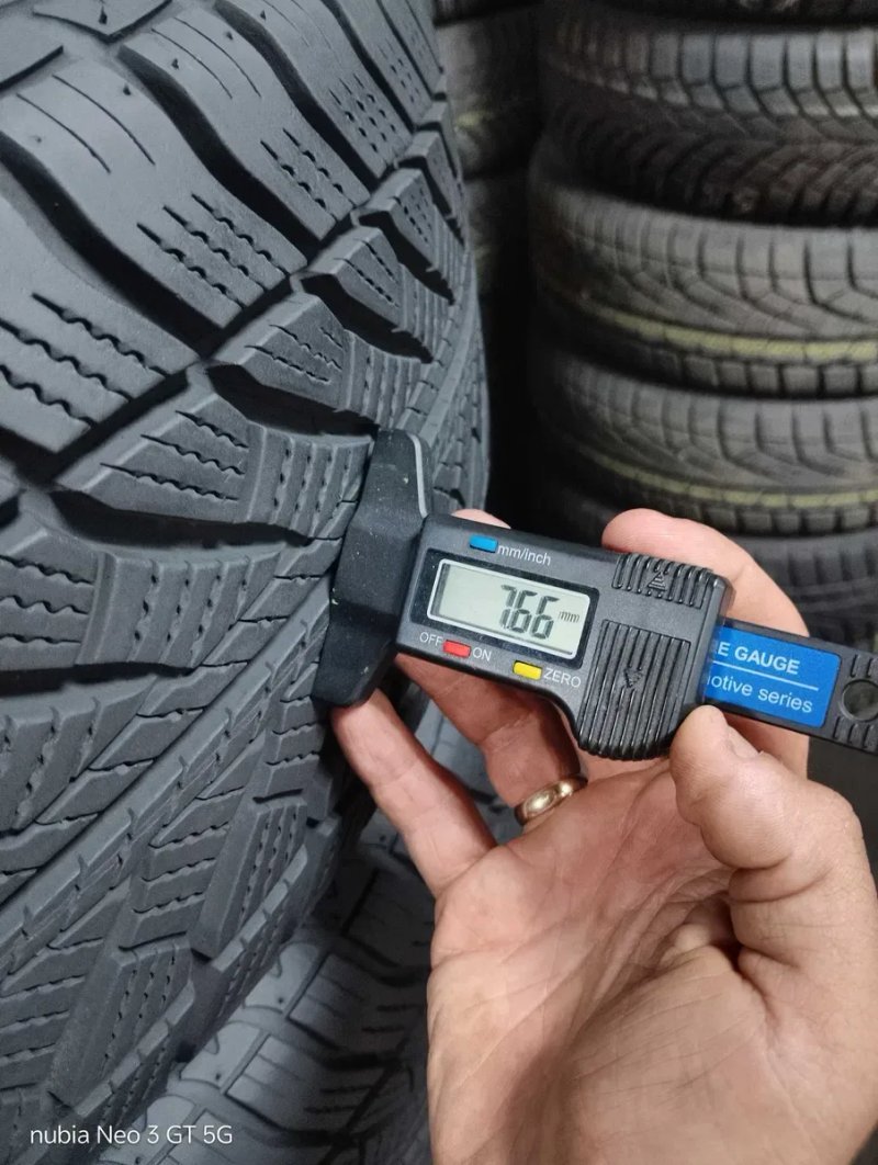 Шини бу 225/55 R17 Goodyear UltraGrip Performance Комплект Пара Зима — фото 6