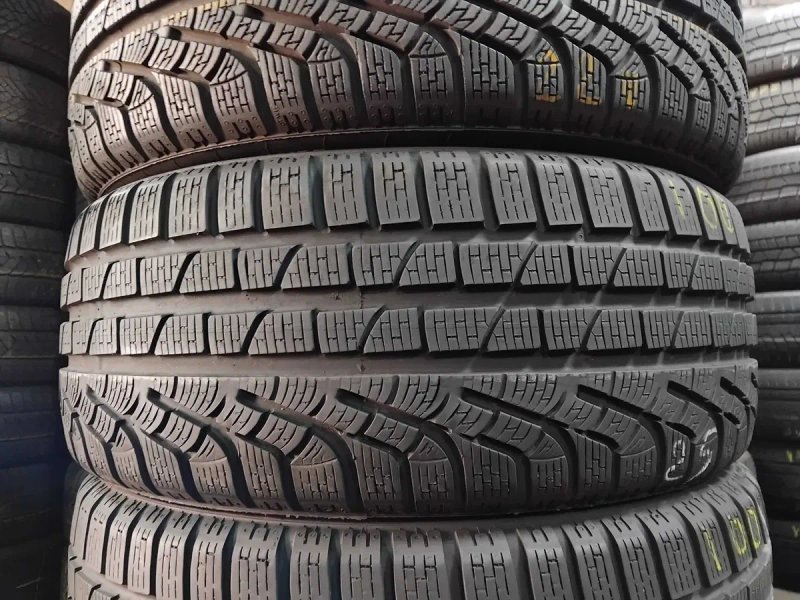 Шини бу 235/45 R18 Pirelli Sottozero Winter 240 Комплект Зима — фото 3
