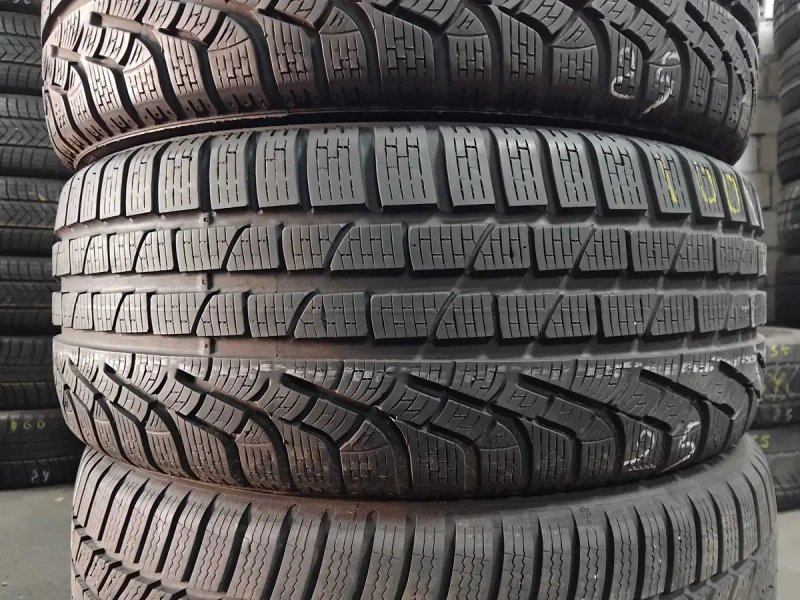 Шини бу 235/45 R18 Pirelli Sottozero Winter 240 Комплект Зима — фото 4