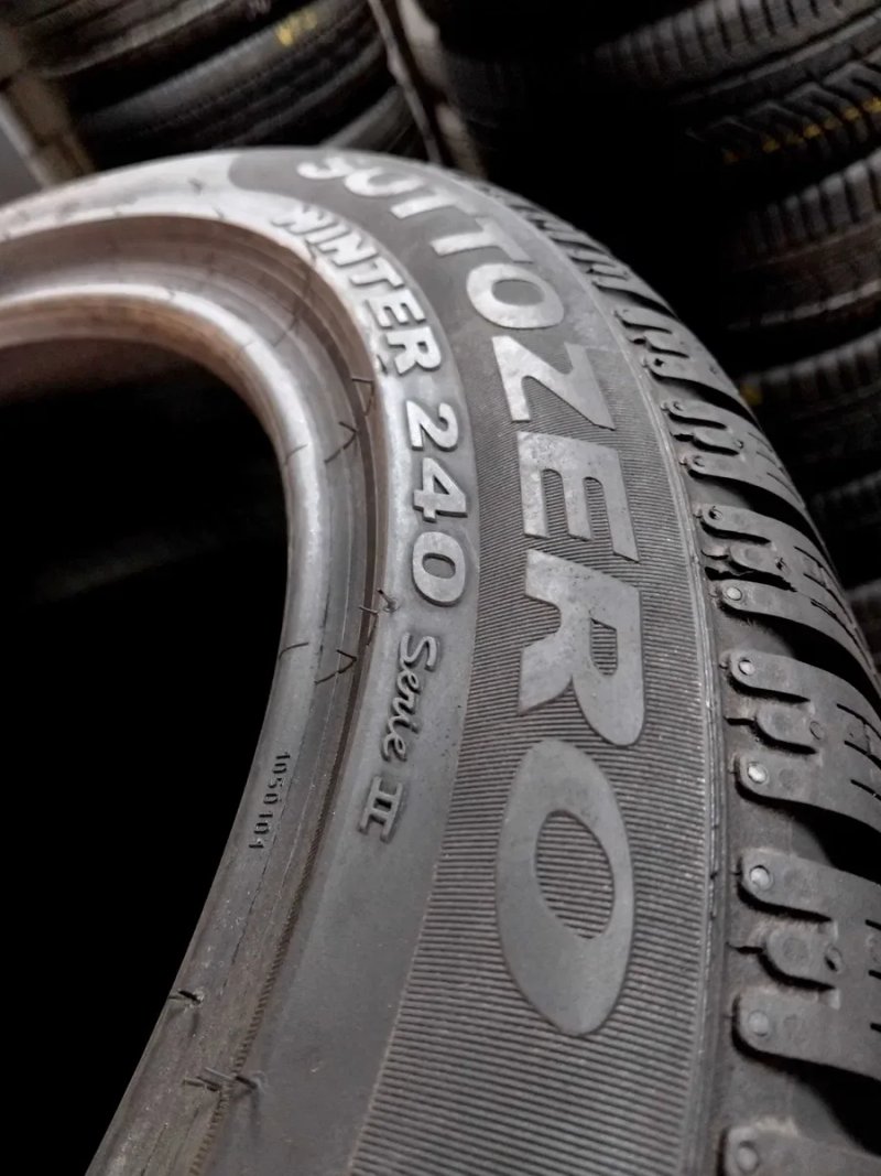 Шини бу 235/45 R18 Pirelli Sottozero Winter 240 Комплект Зима — фото 8