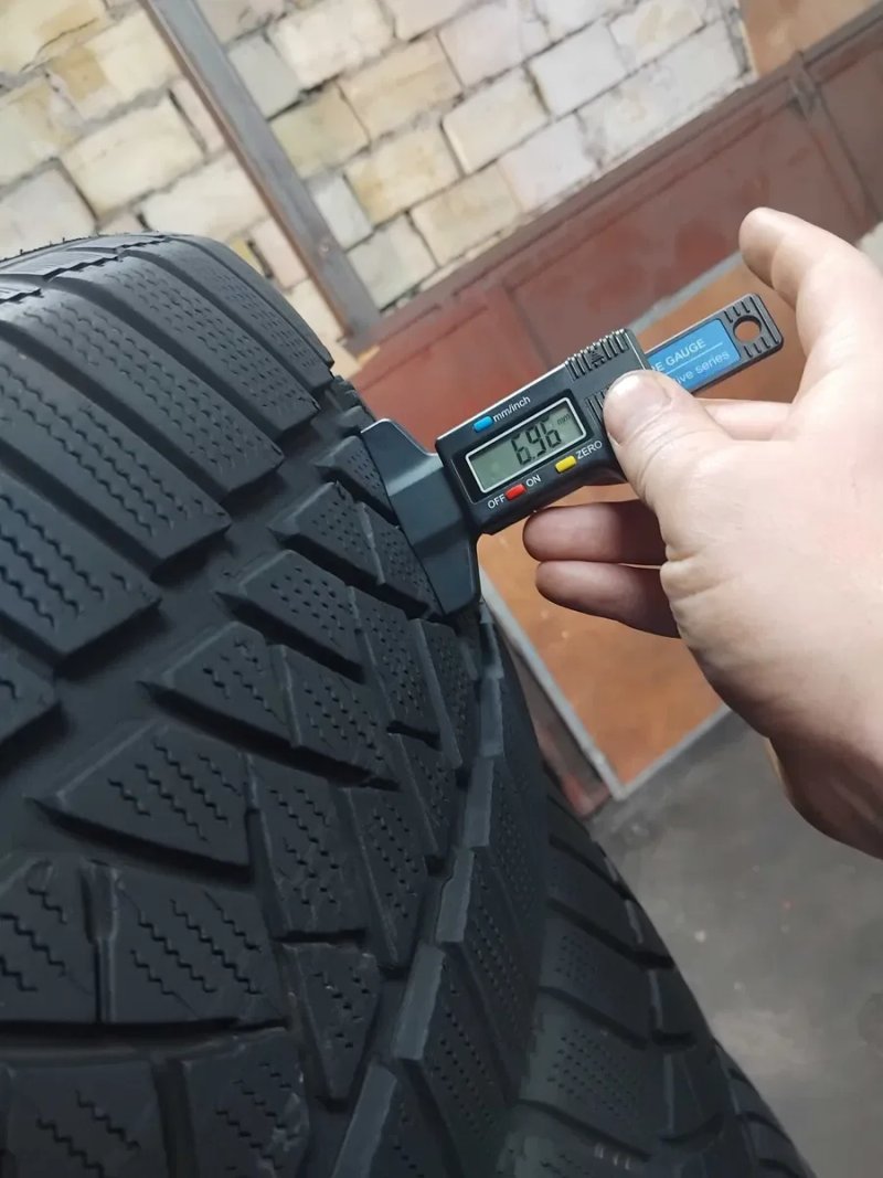 Шини бу 235/50 R18 Dunlup Sp Winter Sport M2 Комплект Зима — фото 6