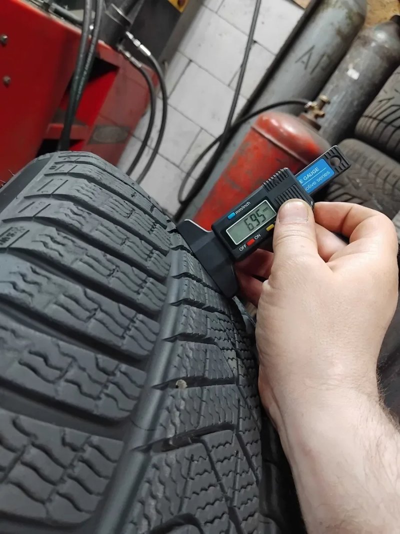 Шини бу 245/40 R19 Pirelli Sottozero Winter Ran Flat Комплект Зима — фото 6