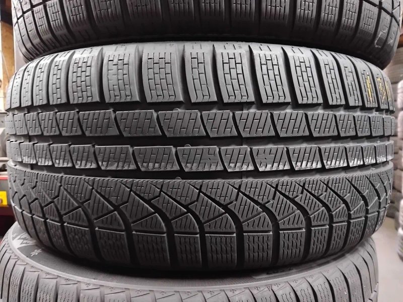 Шини бу 255/40 R19 Pirelli P Zero Winter Пара Зима — фото 2