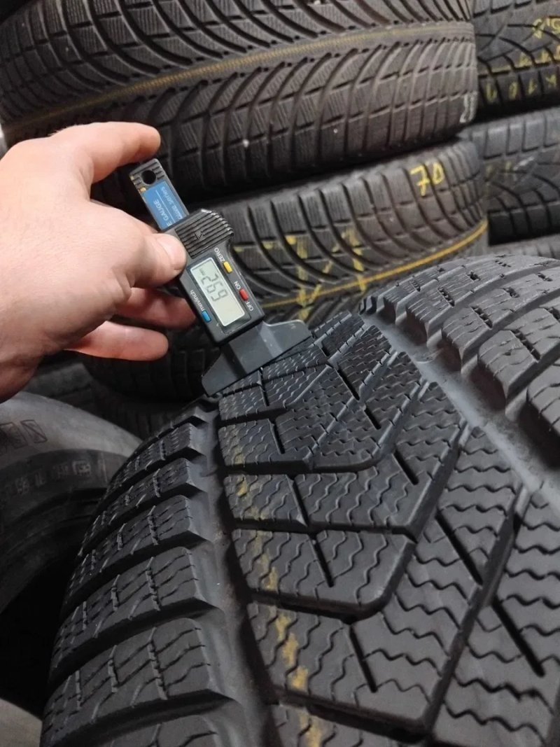 Шини бу 275/45 R10 Pirelli Sottozero Winter Ran Flat Комплект Зима — фото 6