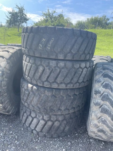 Шини для навантажувача 20.5R25