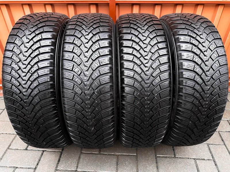 Шини Резина 215/65/R17 Зима 7,5мм Falken З Німеччини Шины — фото 2