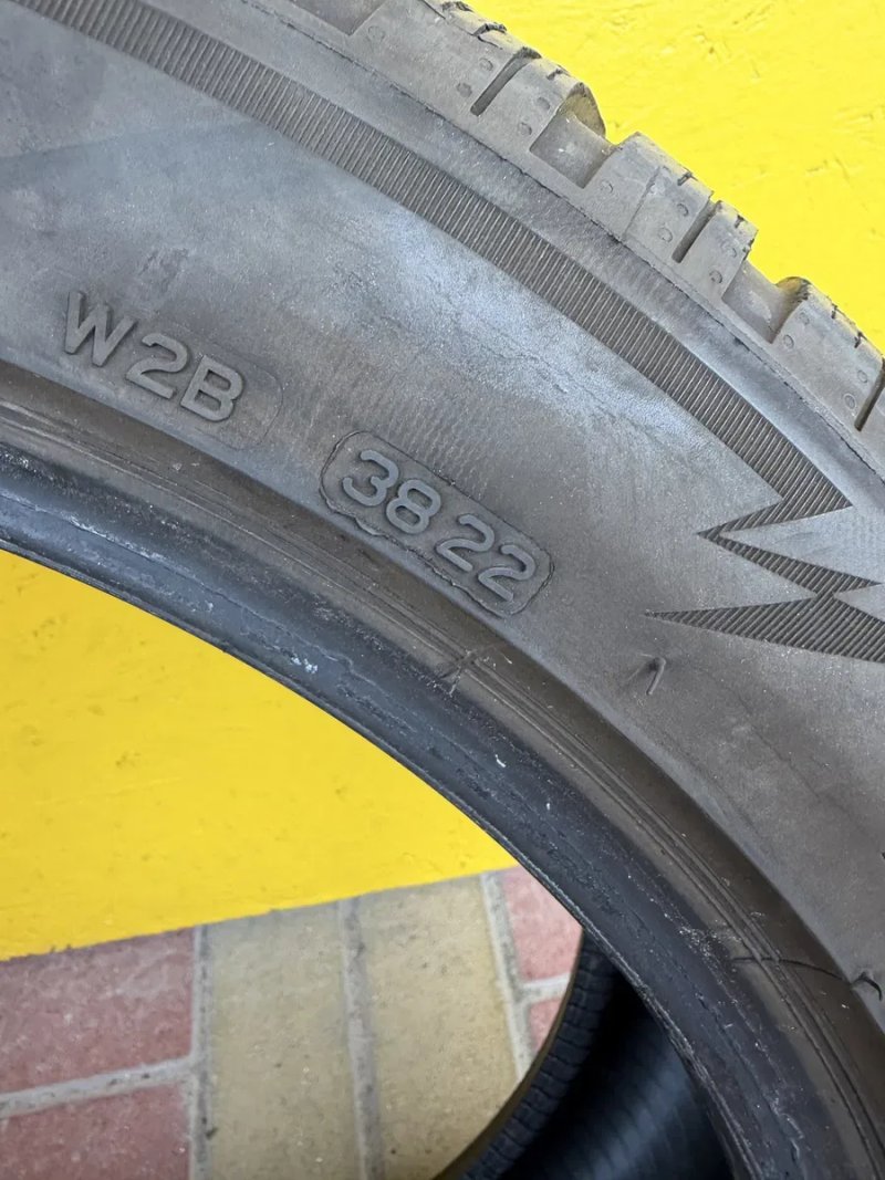 Шини Резина 245.45 R18 Bridgestone Fulda Зима — фото 8