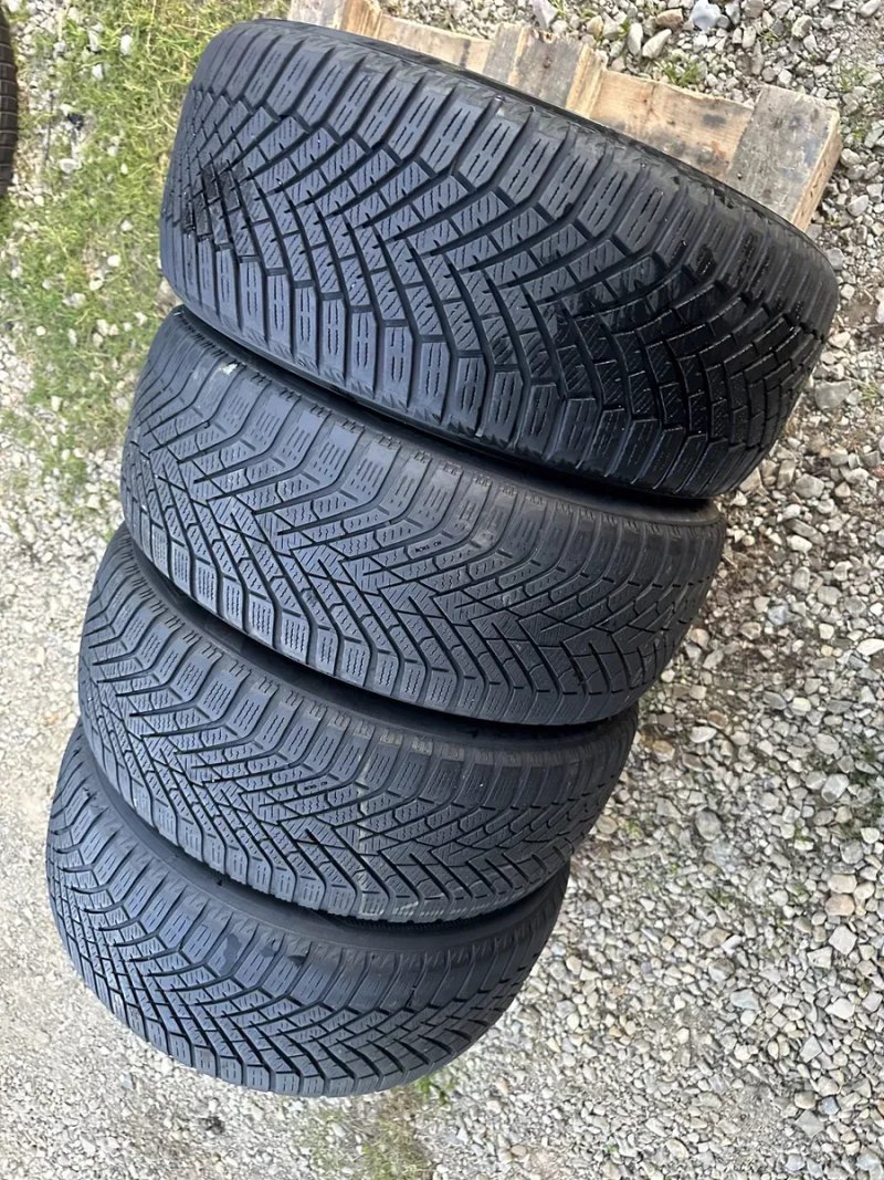 Шини зима 22 рік 225/50 R17 Yokohama комлект резини — фото 3