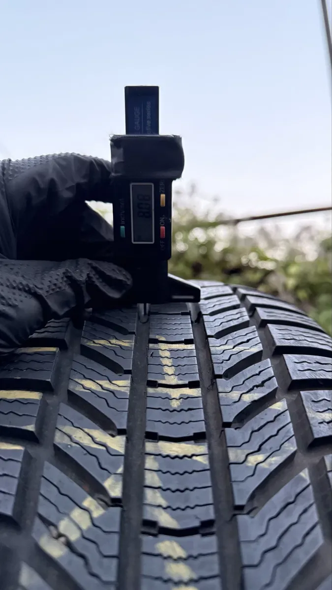 Шини зимові 215/65 r17 Continental 22 рік ціна за комплект — фото 5