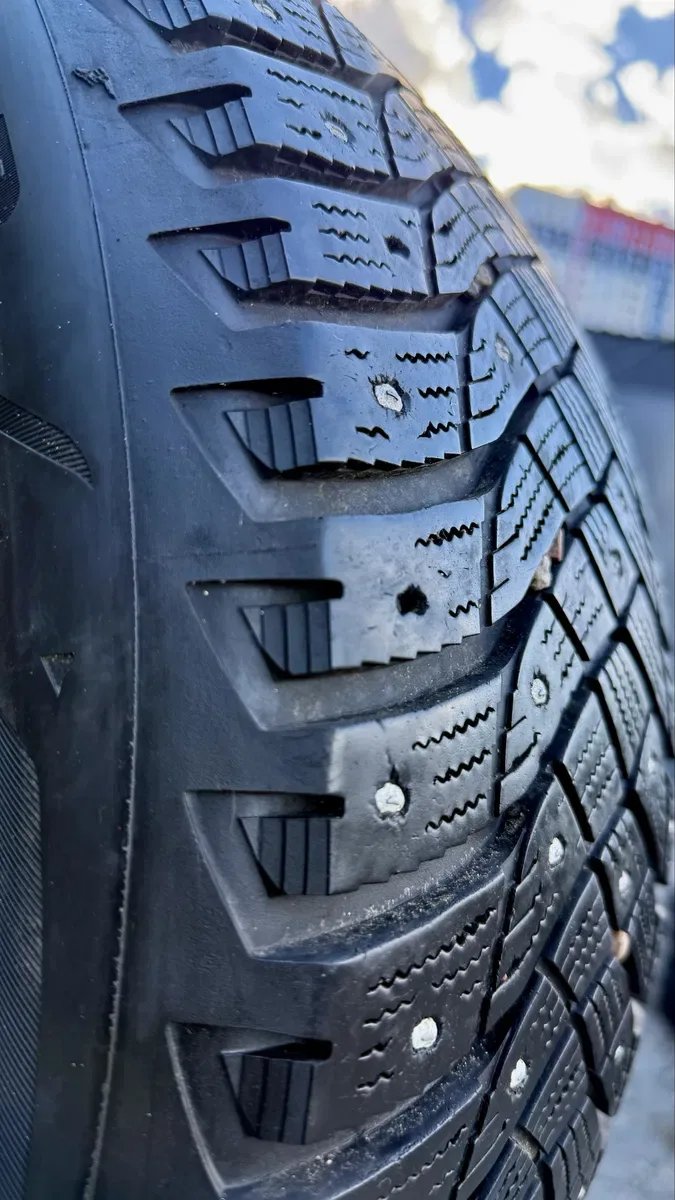 Шини зимові 225/60 r17 Goodyear 23 рік, 8,5мм стан нових — фото 3