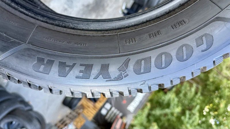 Шини зимові 225/60 r17 Goodyear 23 рік, 8,5мм стан нових — фото 5