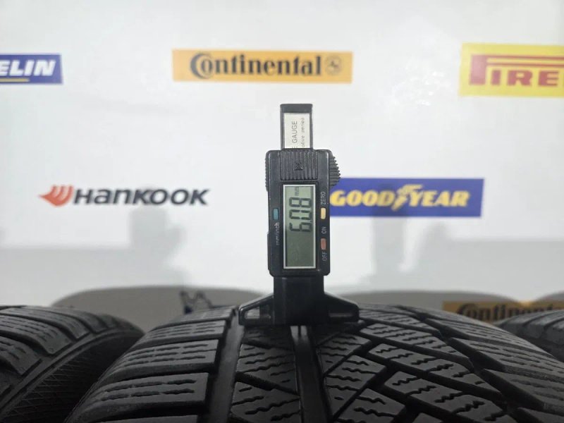 Шини зимові 235 45 18 Continental — фото 2