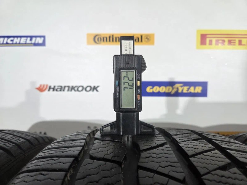Шини зимові 255 35 19 Continental — фото 2