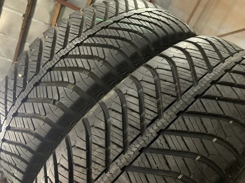 шины б/у всесезон 215/60 R17 Goodyear Vector 4S — фото 4