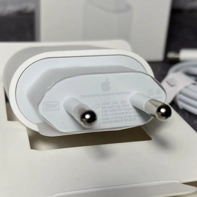 Швидка зарядка 20W для iPhone • Оригинал ОЕМ • Блок + кабель Lighting 1M — фото 3