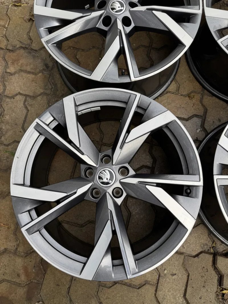 Skoda Eniaq R20 диски Volkswagen ID R20 — фото 5
