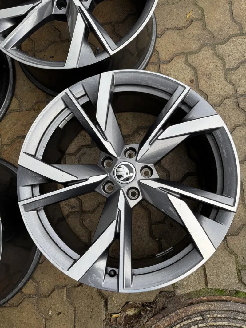 Skoda Eniaq R20 диски Volkswagen ID R20 — фото 7