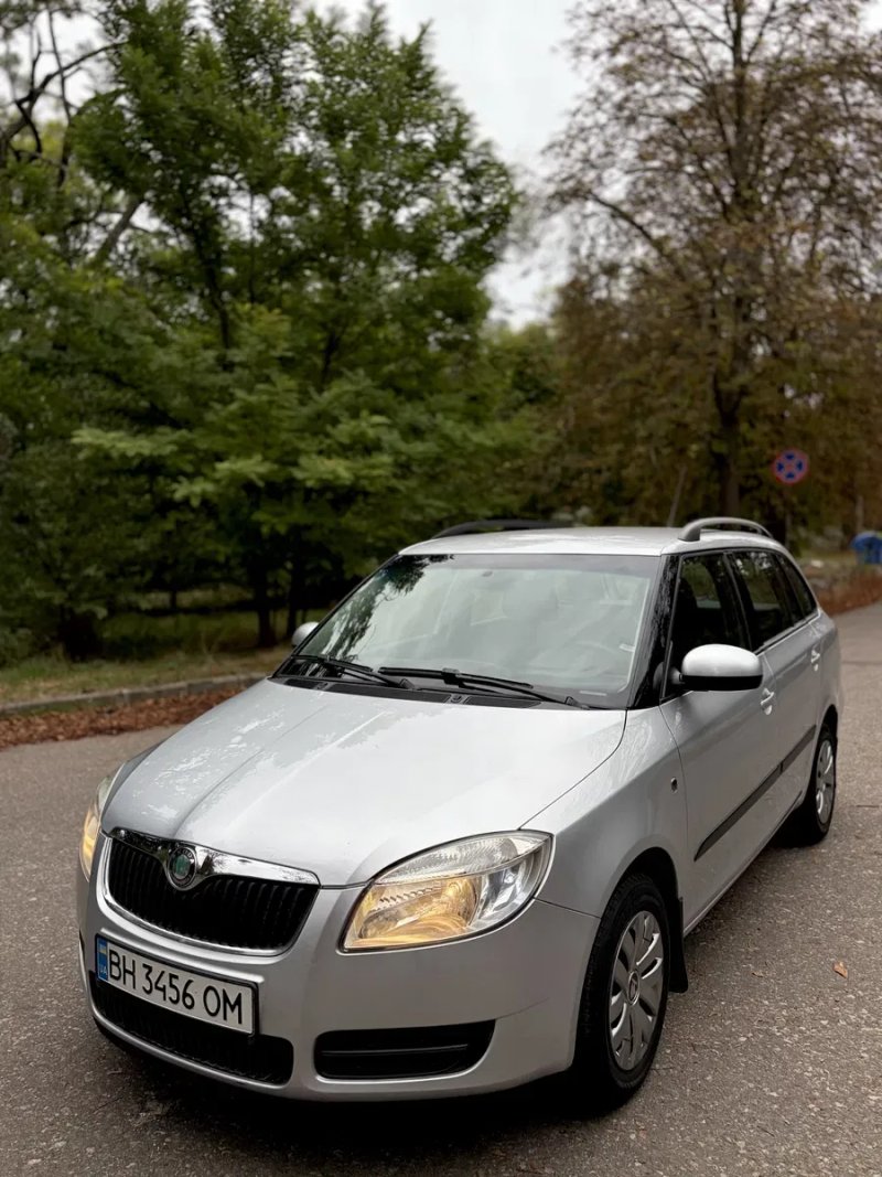 Skoda Fabia 1.4 benzin — фото 2