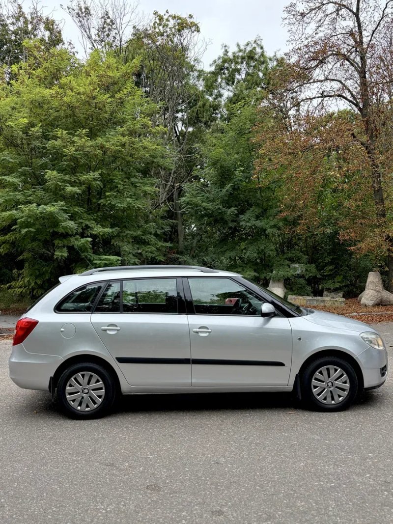 Skoda Fabia 1.4 benzin — фото 3