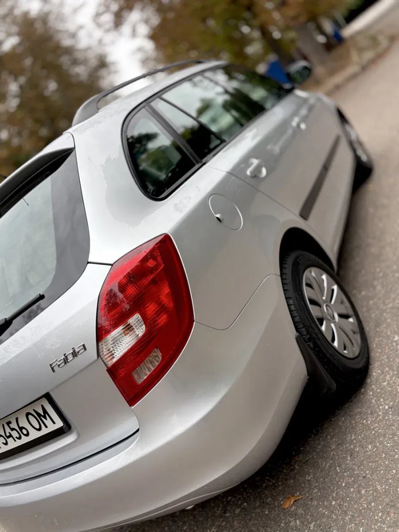 Skoda Fabia 1.4 benzin — фото 7