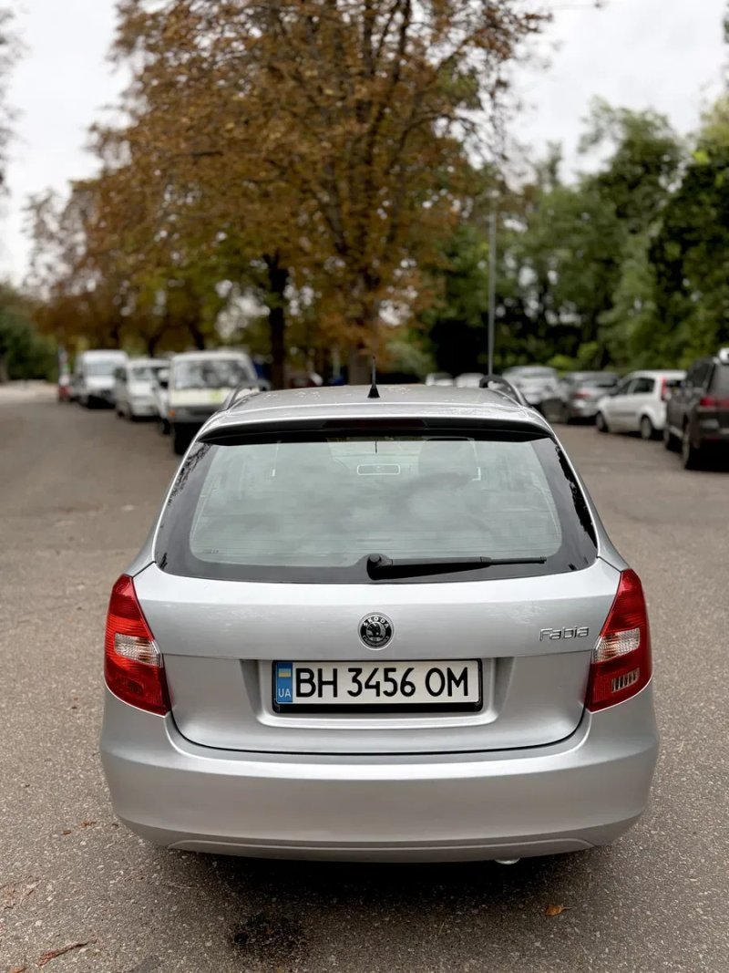 Skoda Fabia 1.4 benzin — фото 8