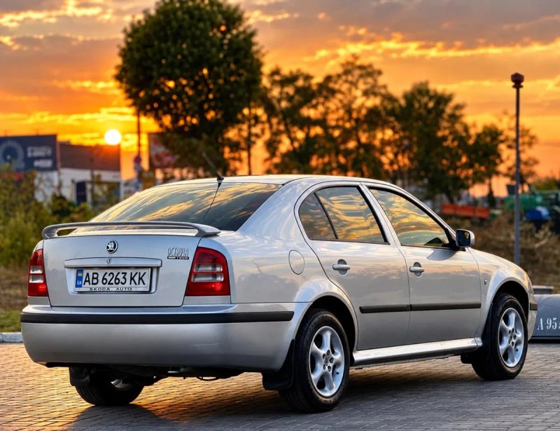 Skoda Octavia Tour 1.6 Автомобіль в Ідельнійшому Стані! Газ/Бензин Кожна фотографія відповідає Дійсності! Гаражне Зберігання!!! — фото 3