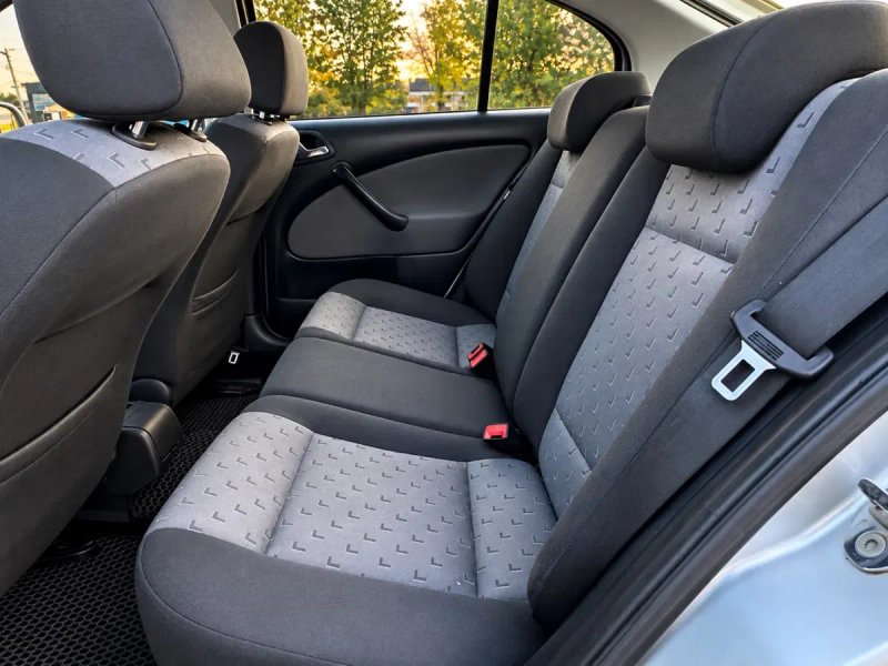 Skoda Octavia Tour 1.6 Автомобіль в Ідельнійшому Стані! Газ/Бензин Кожна фотографія відповідає Дійсності! Гаражне Зберігання!!! — фото 7