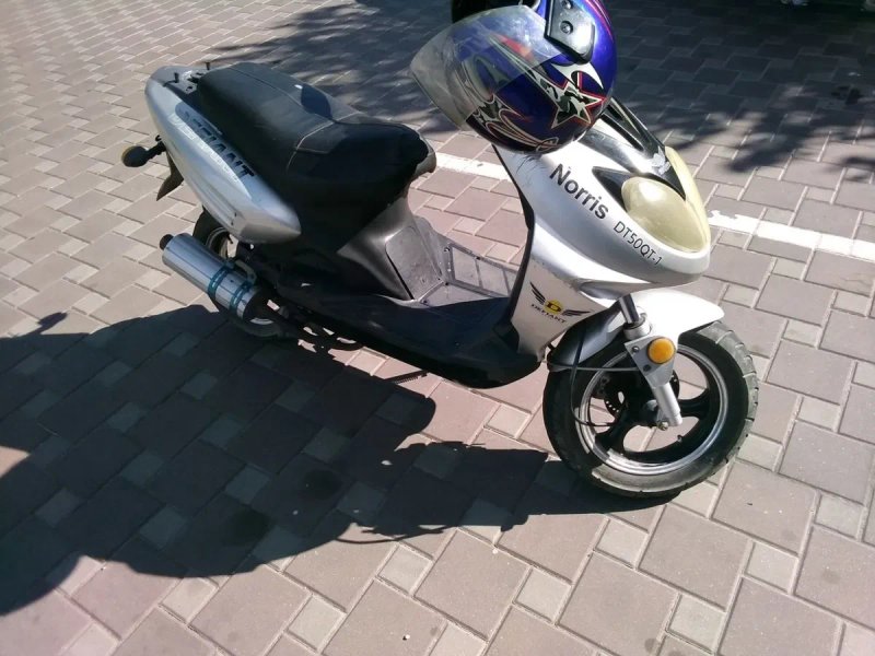 Скутер 4т на ходу — фото 2