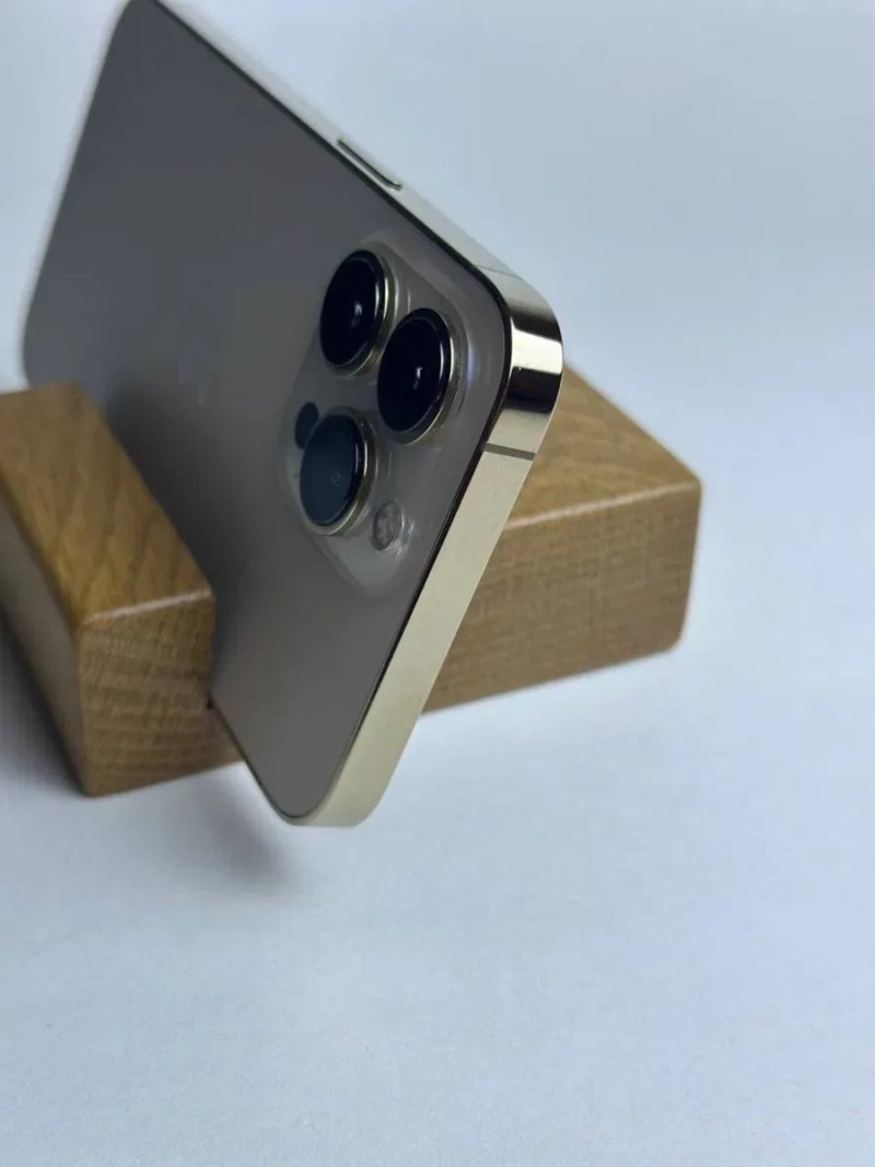 Смартфон Apple iPhone 13 Pro 256gb Gold — фото 2