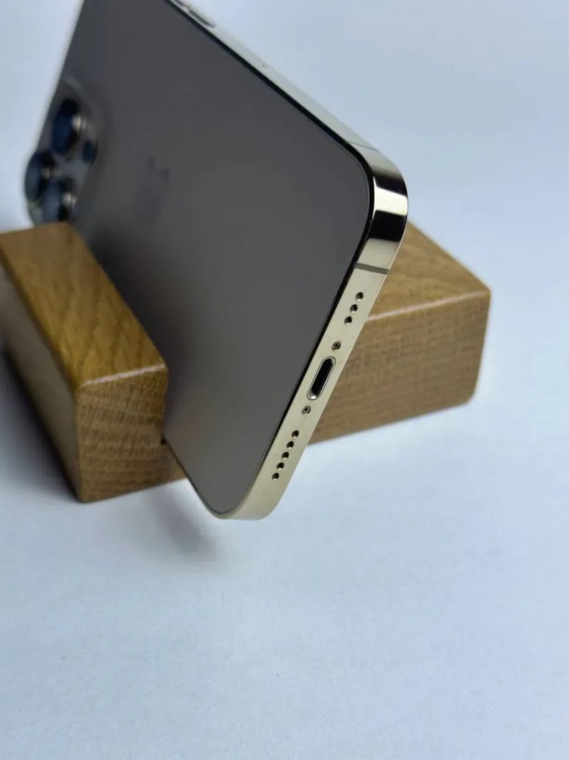 Смартфон Apple iPhone 13 Pro 256gb Gold — фото 3