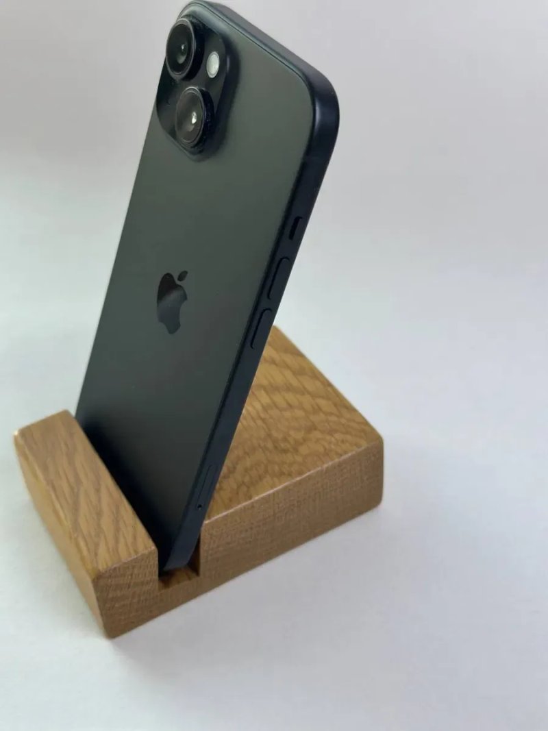 Смартфон Apple iPhone 15 128Gb Black Titanium — фото 2