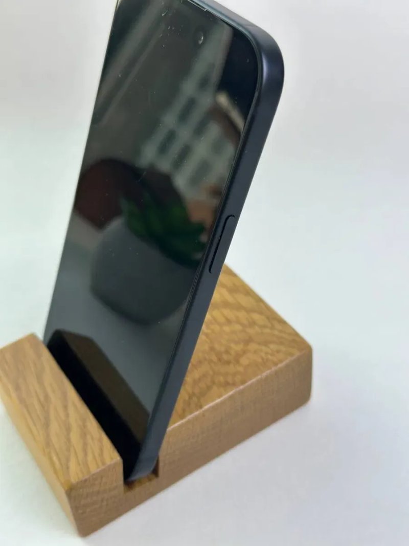 Смартфон Apple iPhone 15 128Gb Black Titanium — фото 3