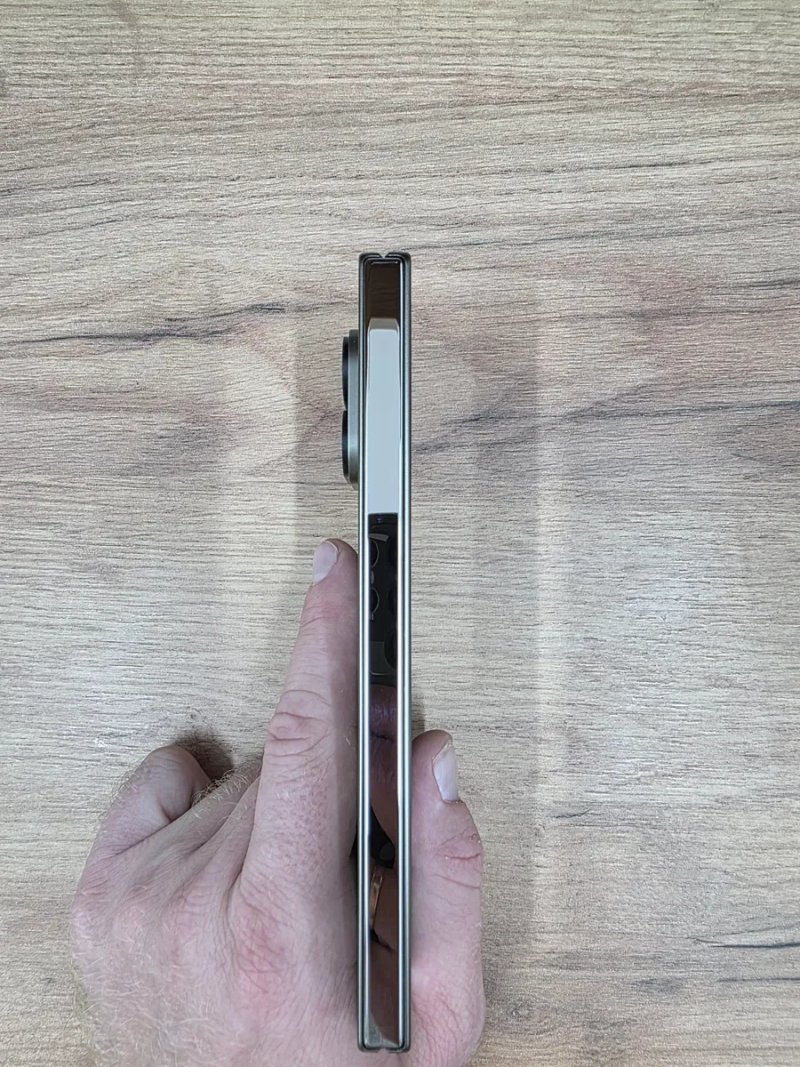 Смартфон Google Pixel 11 Pro Fold 16/256GB Olive — фото 4