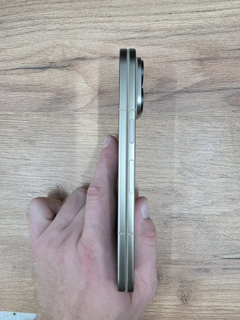 Смартфон Google Pixel 11 Pro Fold 16/256GB Olive — фото 6