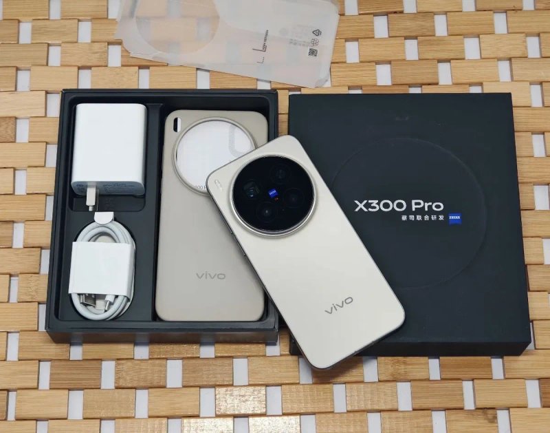 Смартфон Vivo X300 Pro 16/512 GB Dune Brown, новий, CN версія — фото 6