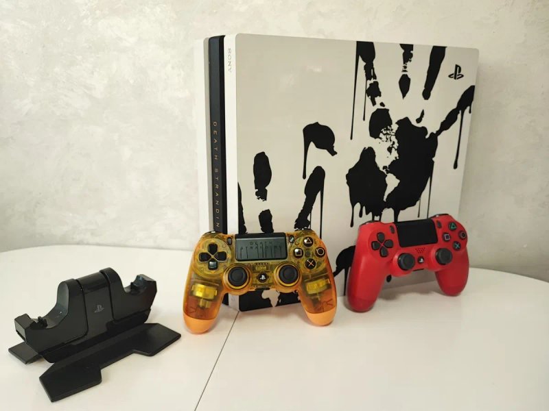 Sony PlayStation Ps4 Pro 1 Tb + два геймпади і зарядна станція Limited Edition — фото 2