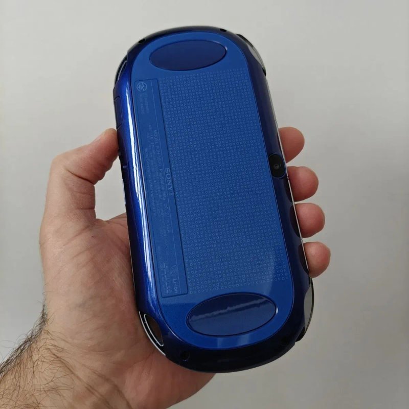 Sony PS Vita Fat and Slim — фото 4