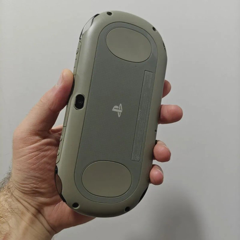 Sony PS Vita Fat and Slim — фото 7